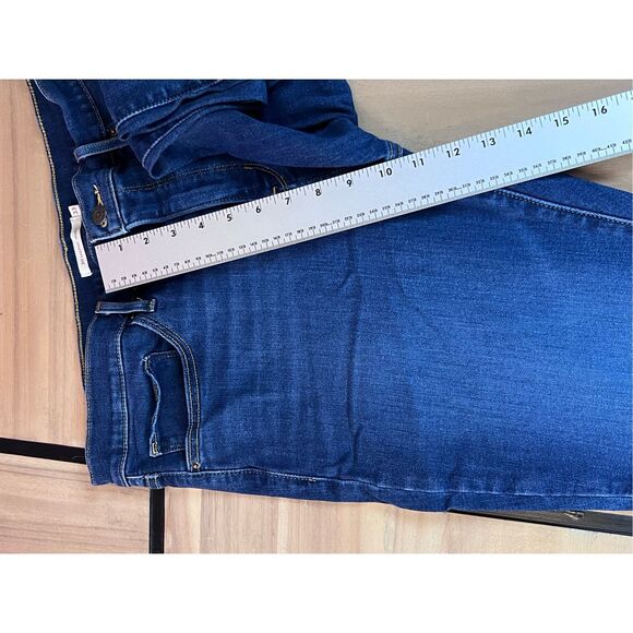 Levi’s 311 skinny shaping jeans for women size 33  - Picture 6 of 10